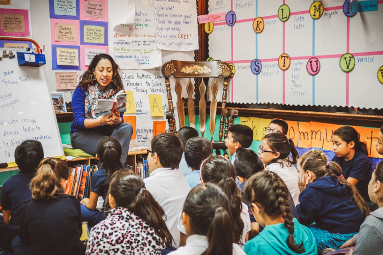 informational read aloud in the classroom